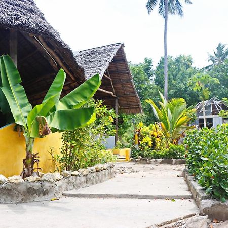 Rasta House Bed and Breakfast Kilindoni Buitenkant foto